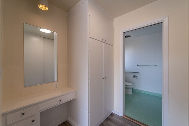 Photo - 498 Capital St Unit 5