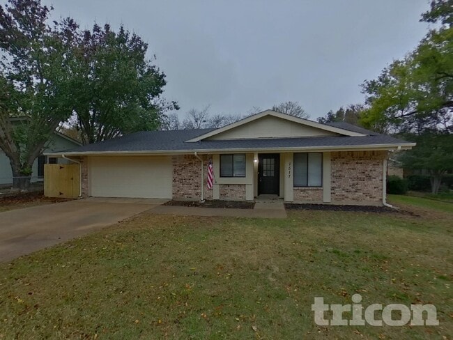 Photo - 1517 Rockshire Dr