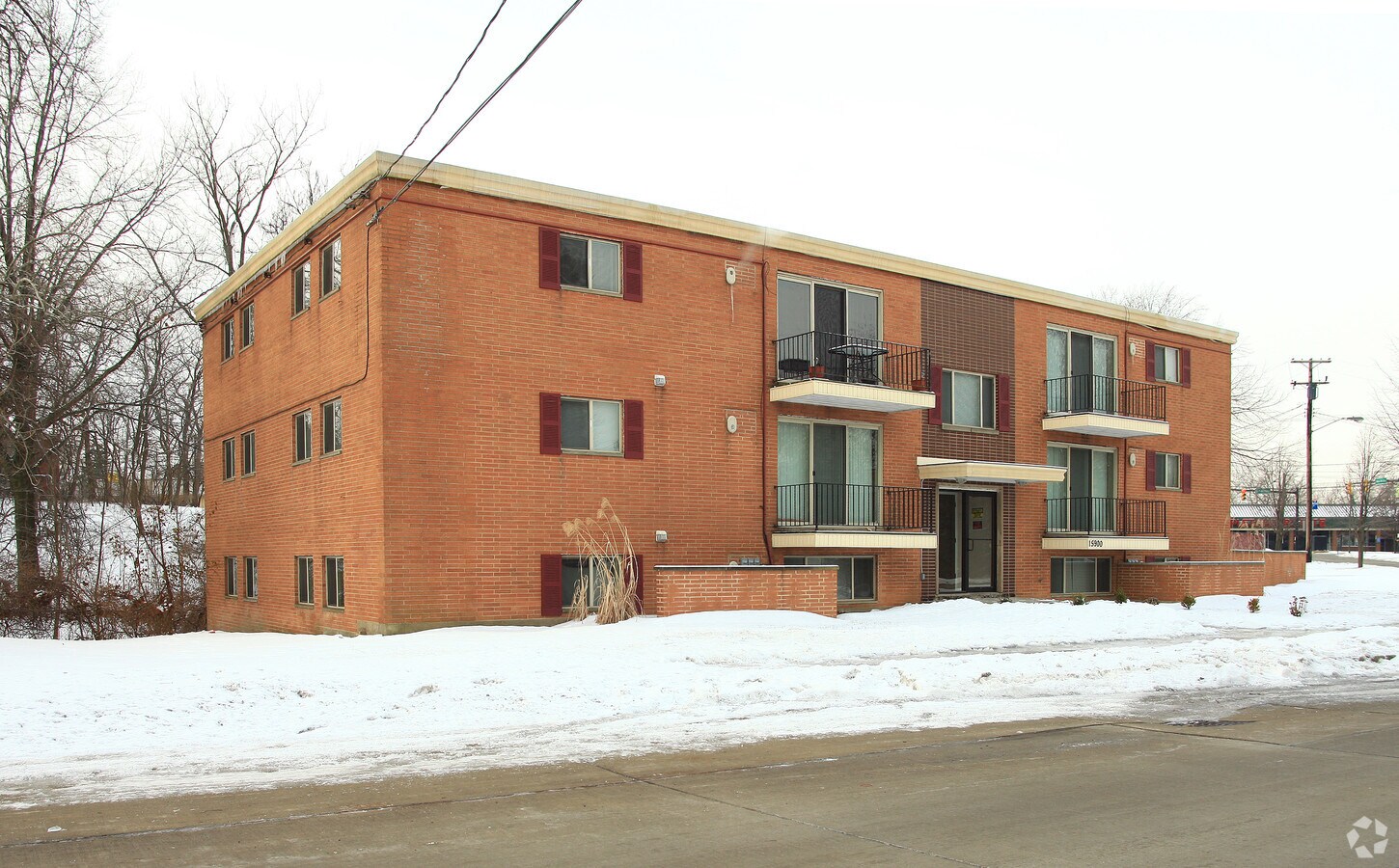 Photo - 15900 Maple Heights Blvd Apartments