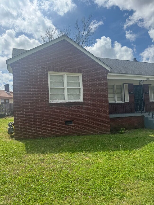 Photo - 2045 Lamar Ave