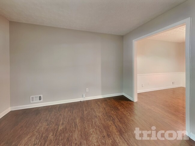 Photo - 5308 Omalley Ln