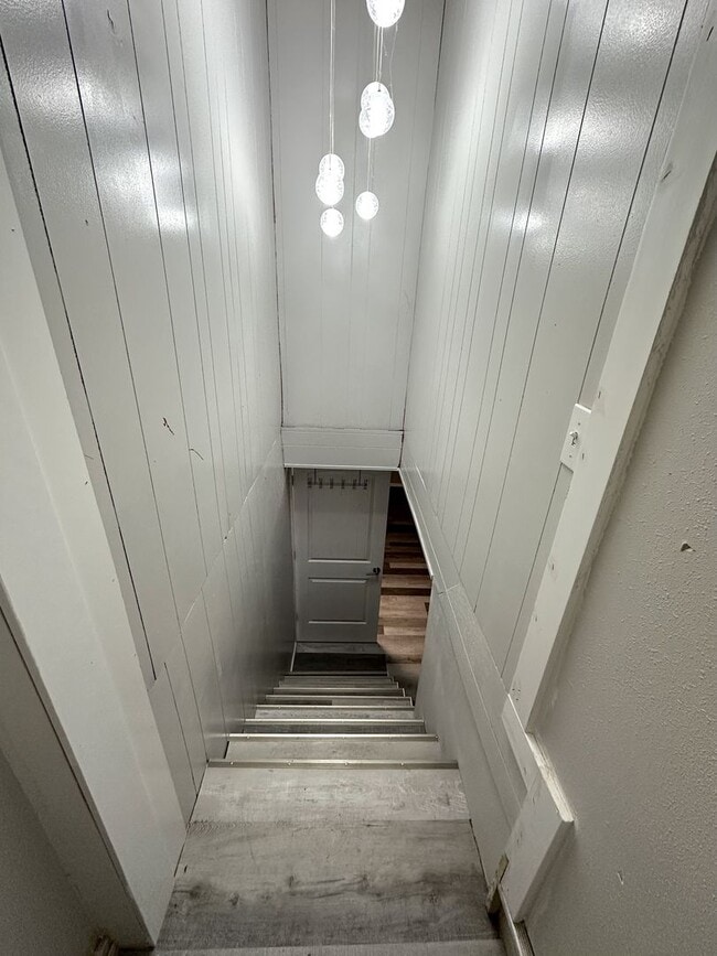 Photo - 1st Rent Month Free!! Stunning Partially F...