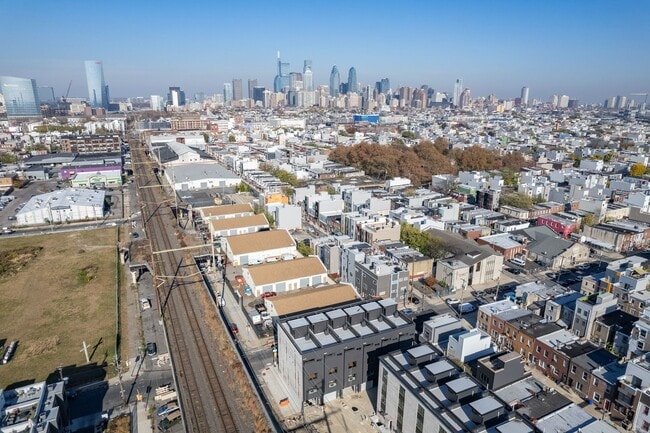 Photo - 2460 Dickinson St