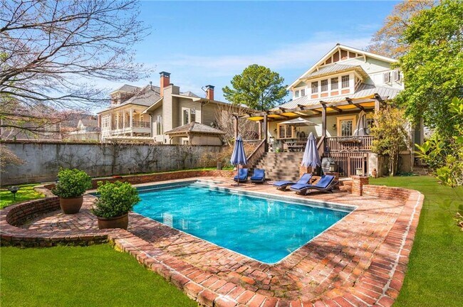 Photo - 349 9th St NE