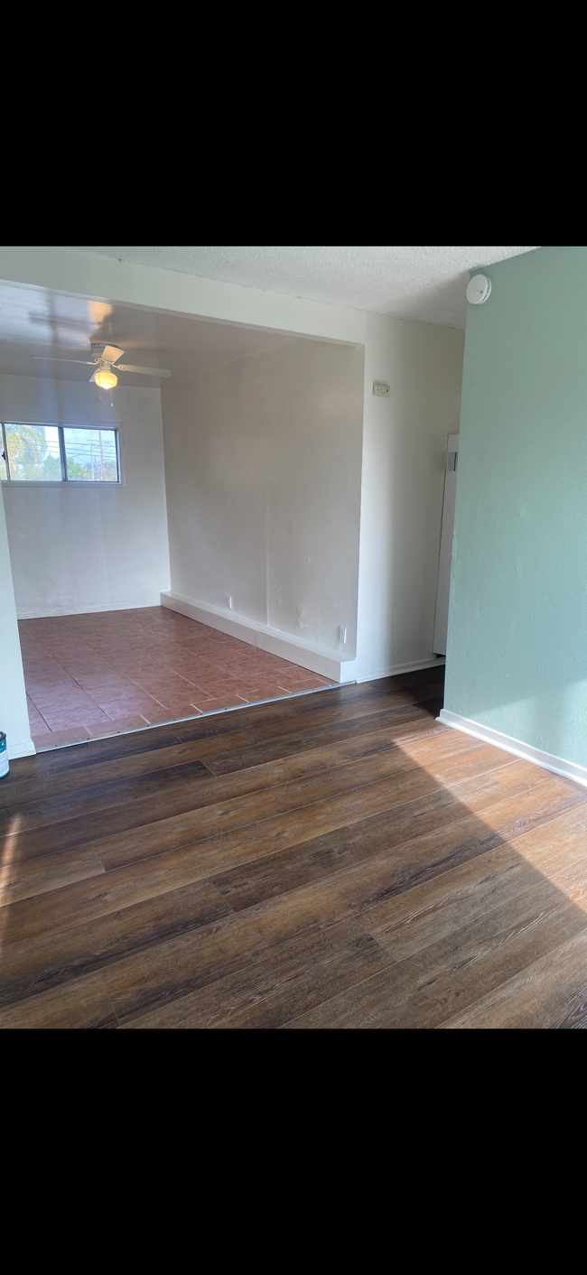 Photo - 10010 Anzac Ave Unit 4