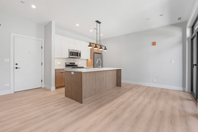 Photo - 3953 W Dakin St