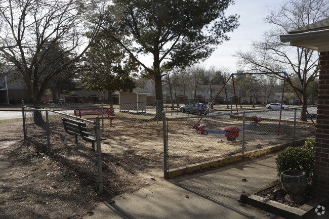 Photo - Greenville Arms Apartments