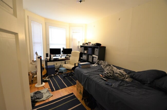 Building Photo - 37 Brookline St Rental