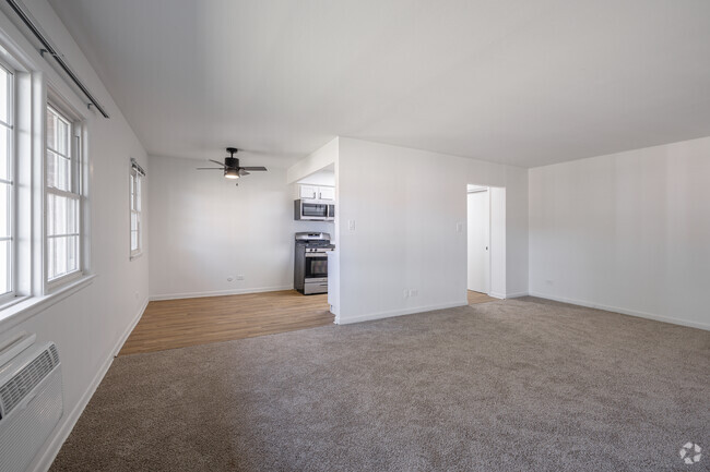 3BR, 1.5BA - 1,150SF - Living Room