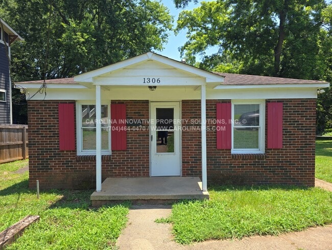 Photo - 1306 Fairmont St House