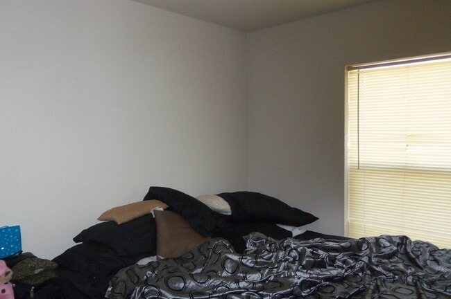 Photo - 196 - 3427/3429 SE 3rd Unit 196-3427 SE 3rd