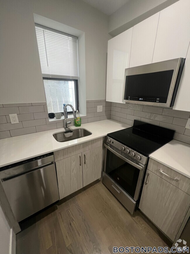 Building Photo - 19 Peterborough St Unit 11 Rental
