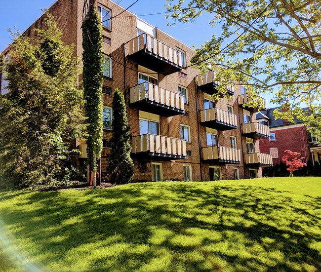 900 S. Negley Avenue - 900 S. Negley Avenue Apartments