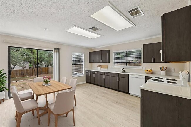 Photo - 2703 Vinson Ct