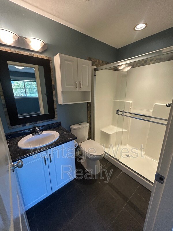 Photo - 124-124 Mills Rd