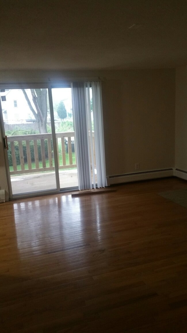 1538 Eastern Ave Unit 4