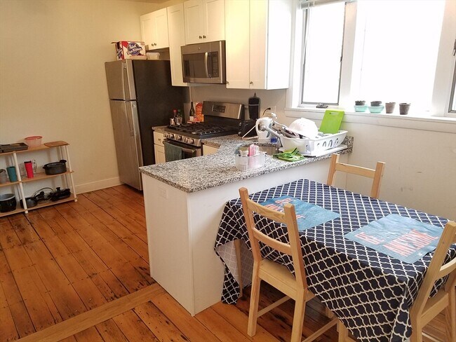 Photo - 100 Flint St Unit 1