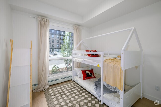 2BR, 2BA - 827SF - 2nd Bedroom