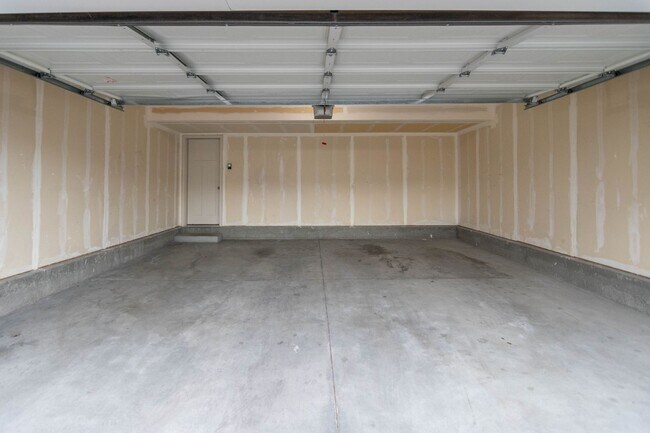 Photo - Beautiful 2-Story Townhomes in Tucker Row ...