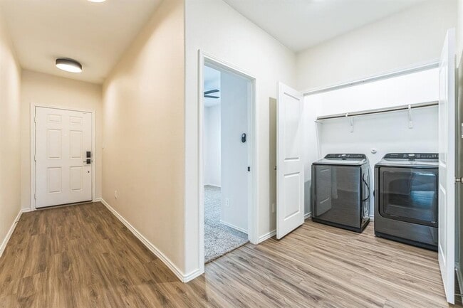 Photo - 108 Fighting Seabees Run