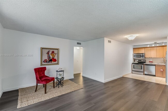 Building Photo - 1801 S Treasure Dr Unit 417