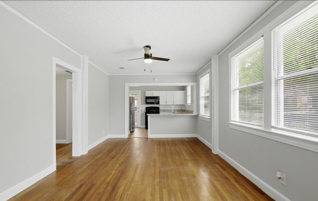 Photo - 6716 Perry St