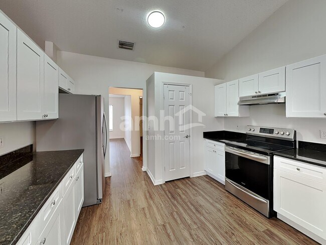 Photo - 1001 SW Hamrock Ave