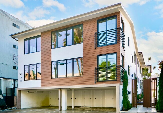 Building Photo - 1427 N Vista St