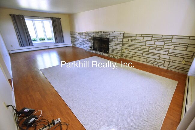 Photo - 122 E Plainfield Ave