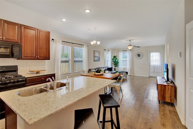 14032 Amelia Dr