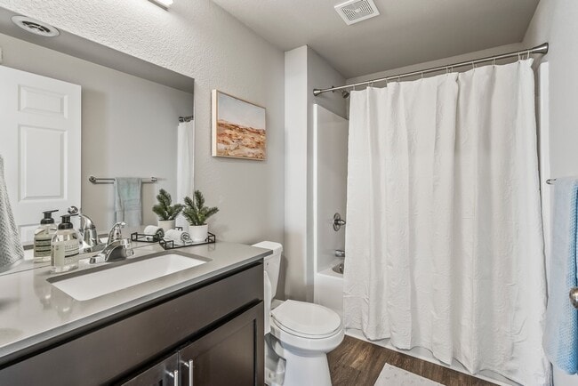 2 Bed/2 Bath Condo