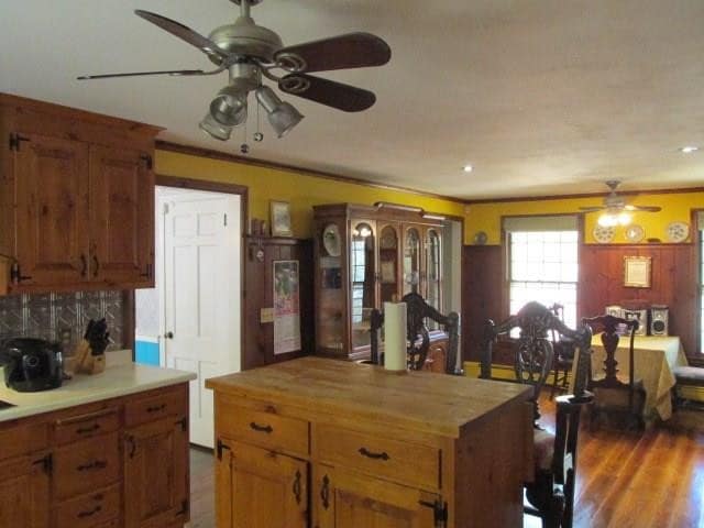 Photo - 545 Simsbury Rd