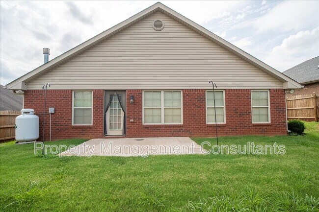 108 Oak Shade Dr