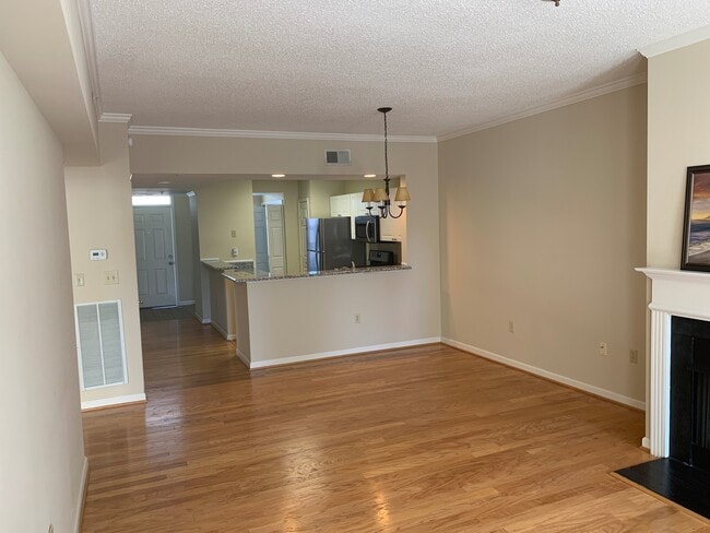 Photo - 405 W 7th St Unit 208