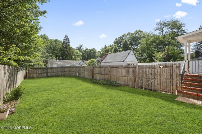 Photo - 804 Nutswamp Rd