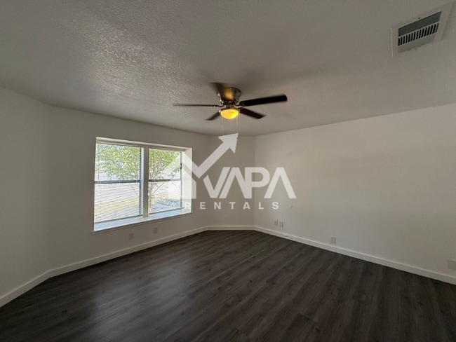 Photo - 7230 Grassy Trail