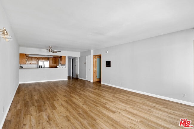 Building Photo - 5125 Harold Way Unit 202