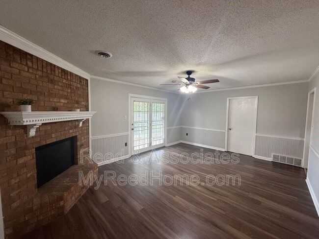Photo - 4811 Barkshire Dr