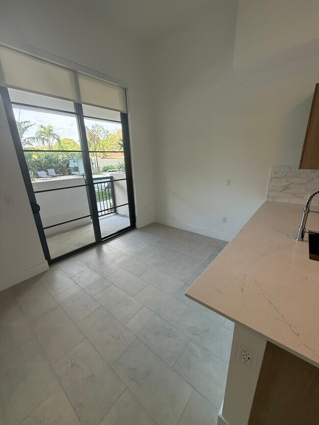 Photo - 2509 NE 182nd St Unit A2