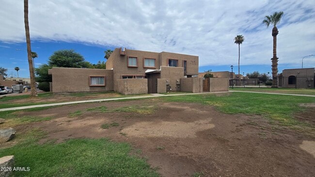 Building Photo - 1447 N 53rd Dr