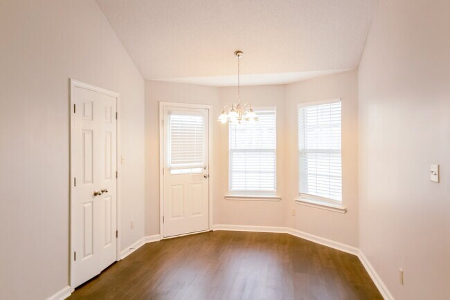 Photo - 4490 Shadow Glen Cove