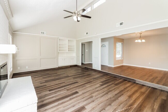 Photo - 707 Nautilus St