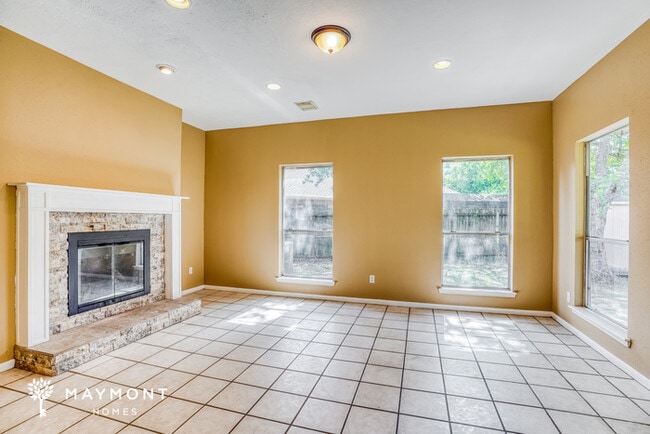 Photo - 326 Dunford Ct