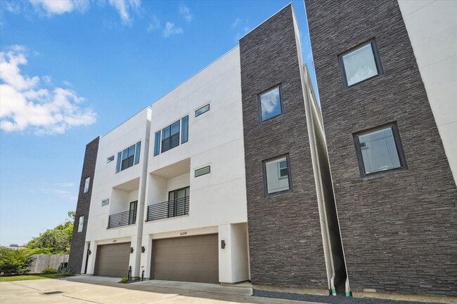 Building Photo - 1621 Wheeler Ave Unit D Rental