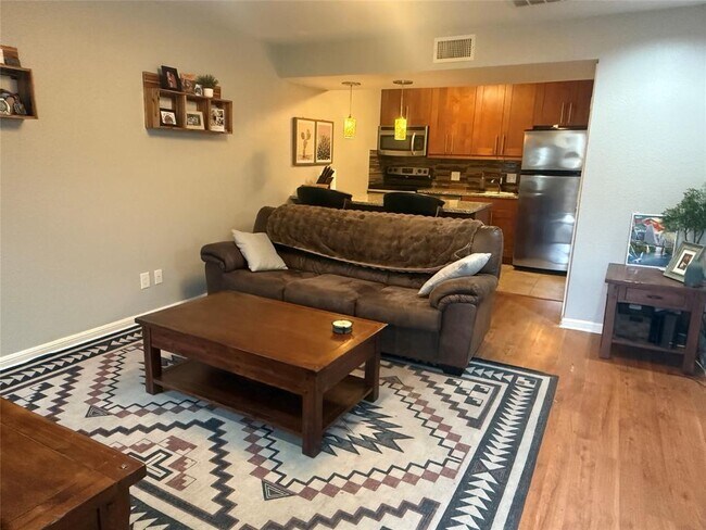 Photo - 7685 Northcross Dr Unit 621