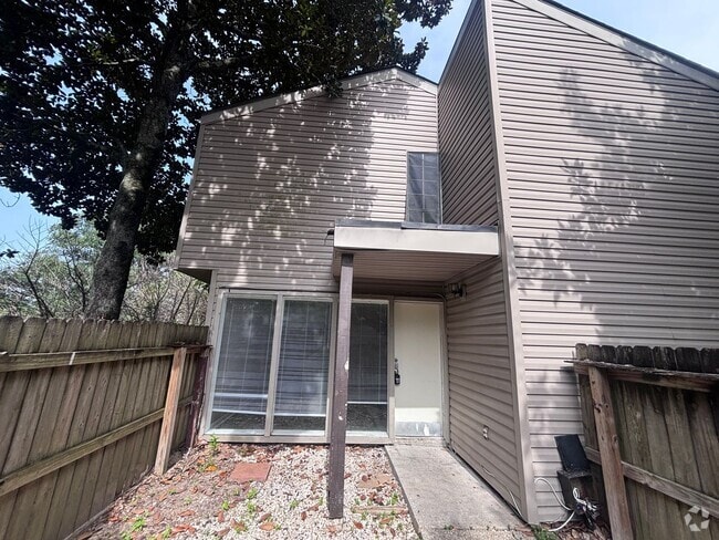 Building Photo - 511 Fox Run Ave Unit 1 Rental