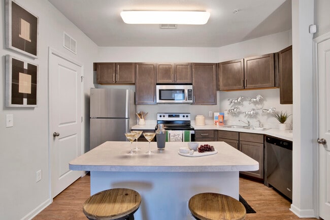 1 Bedroom A Eat-in Kitchen