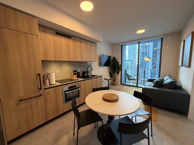 Photo - 121 NE 5th St Unidad SI FL35-ID1505779P