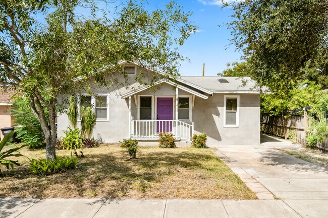 Photo - 1484 Laura St House