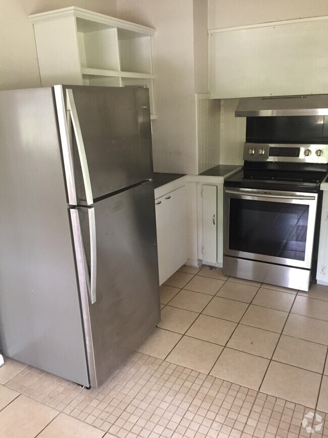 Building Photo - 1100 Glenwood Dr Rental